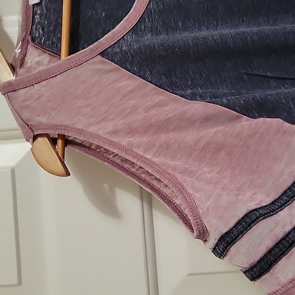 Warehouse one Tee, M - Picture 2 of 4